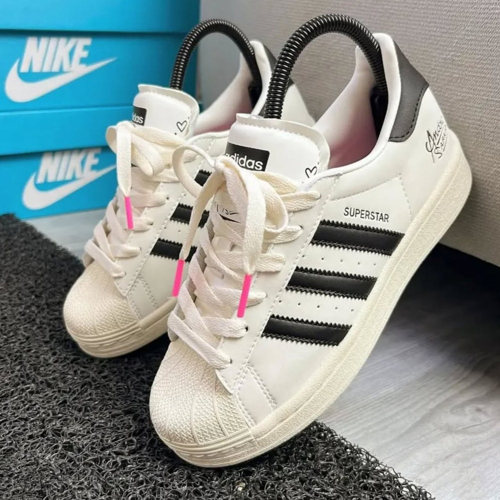 SUPERSTAR