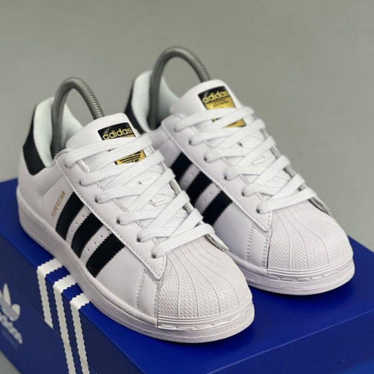 SUPERSTAR